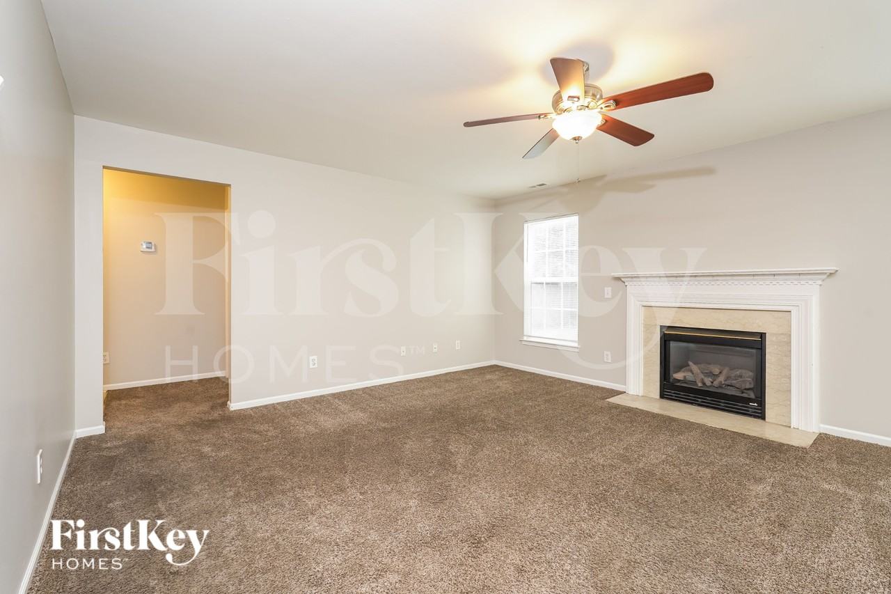 3760 Thornaby Cir - Photo 3 of 19