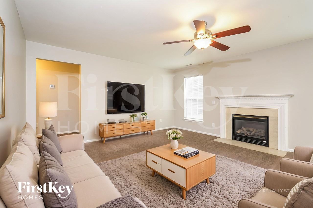 3760 Thornaby Cir - Photo 4 of 19