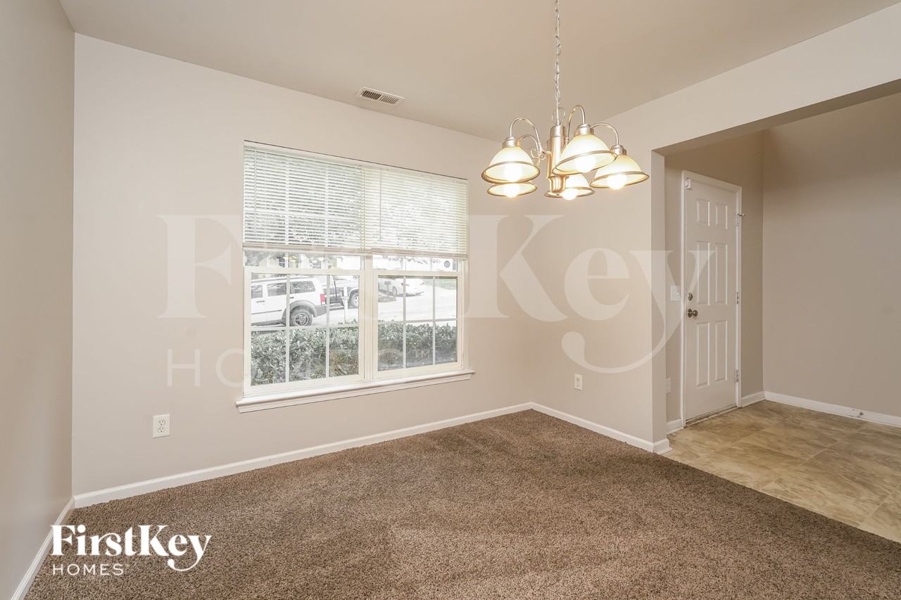 3760 Thornaby Cir - Photo 5 of 19