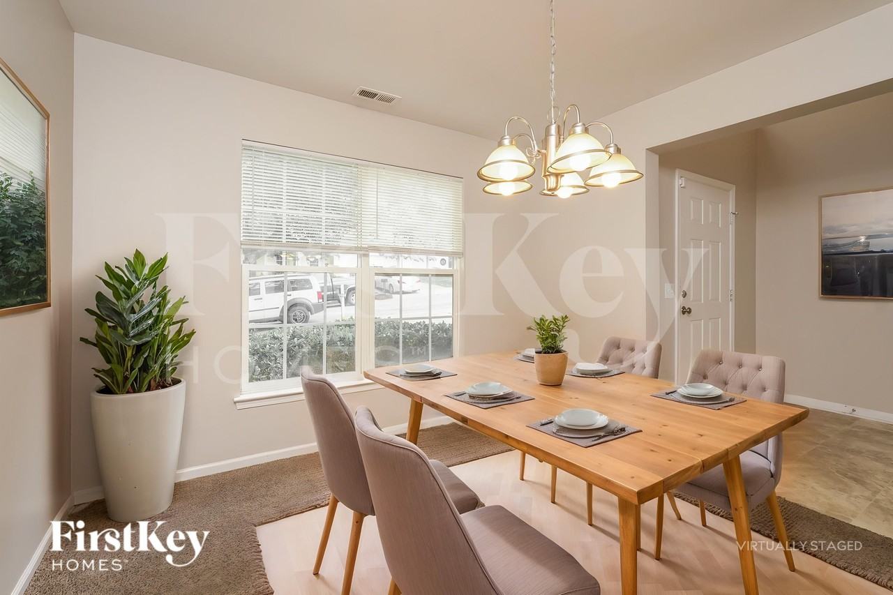 3760 Thornaby Cir - Photo 6 of 19
