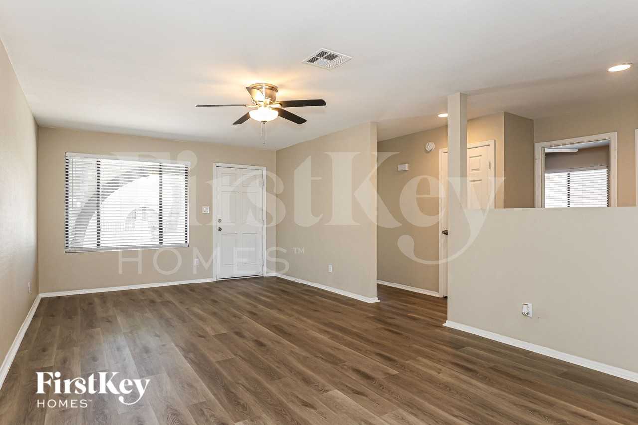 2733 W Villa Rita Dr - Photo 2 of 19