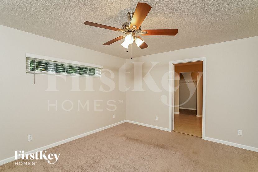 1881 Sw Millikin Ave - Photo 6 of 15