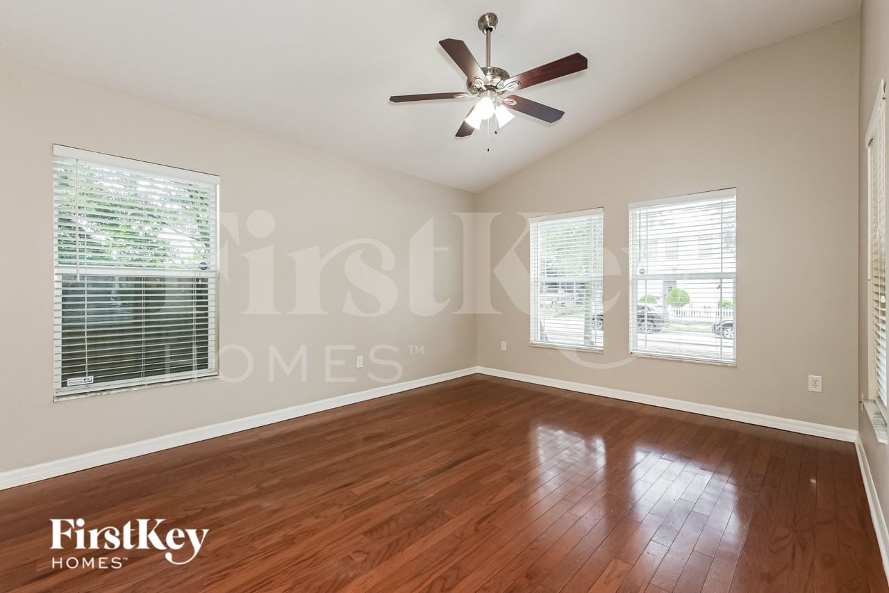 1736 W Pine St - Photo 3 of 19