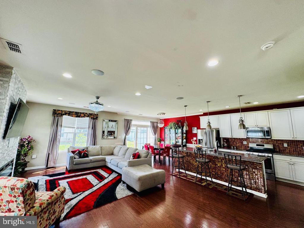 11 Morris Ln - Photo 2 of 13