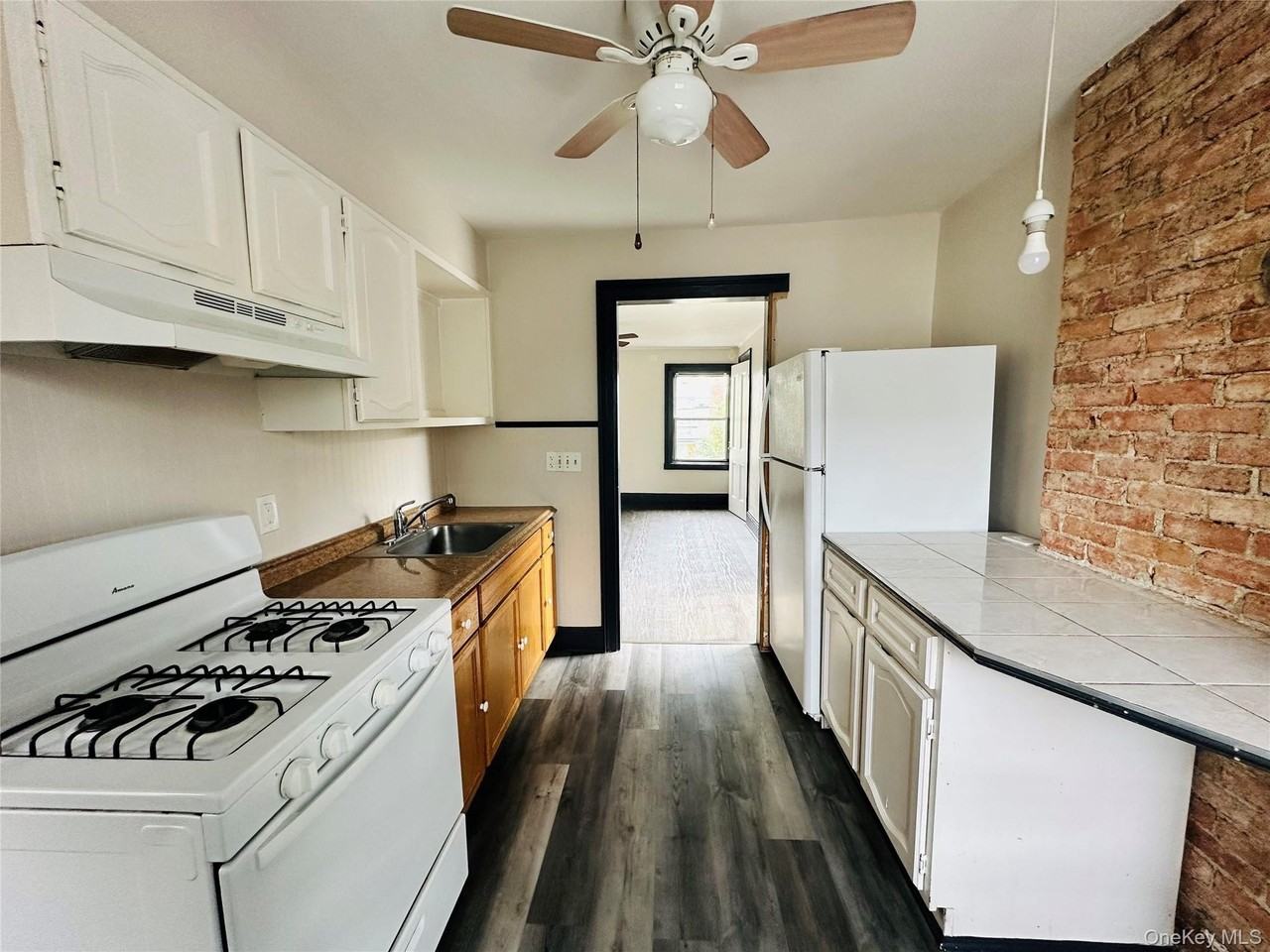 78 Garden St Unit B - Photo 5 of 8