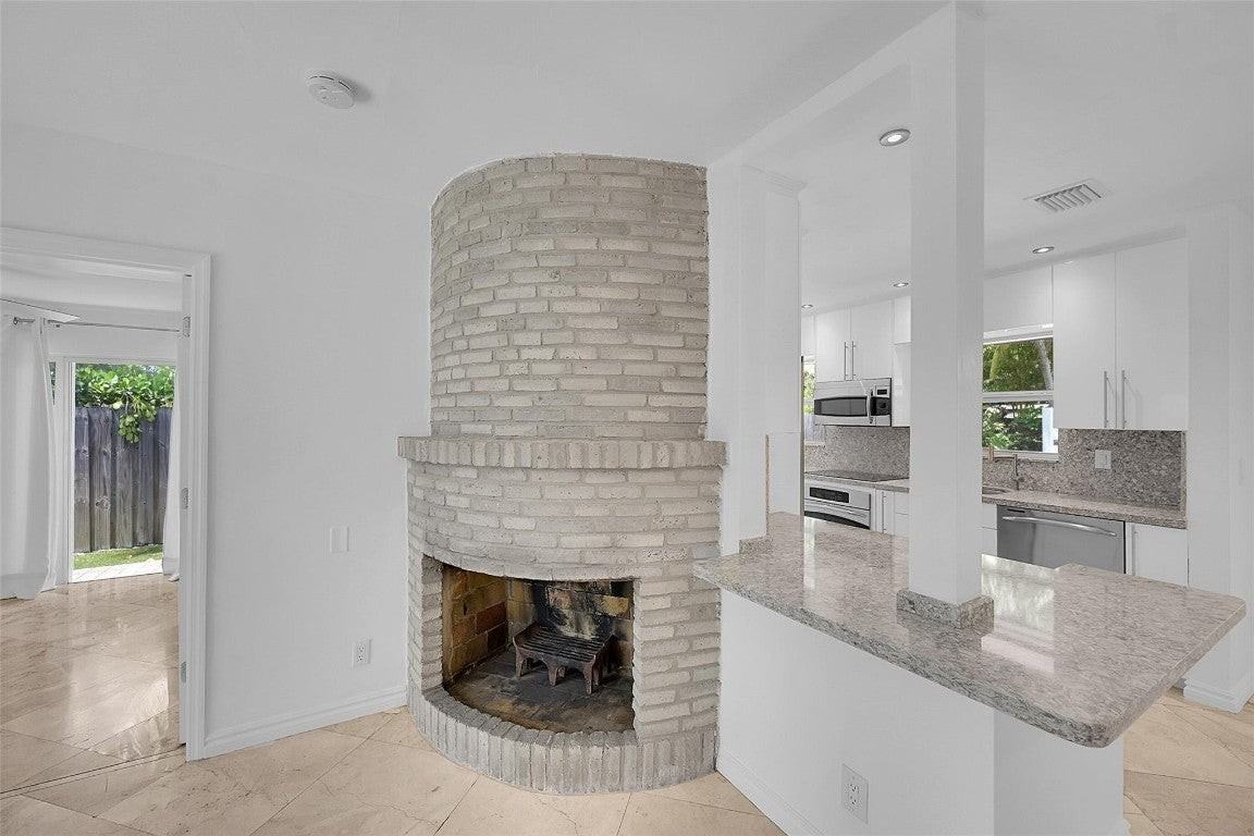 1434 Ne 16th Ave - Photo 6 of 41