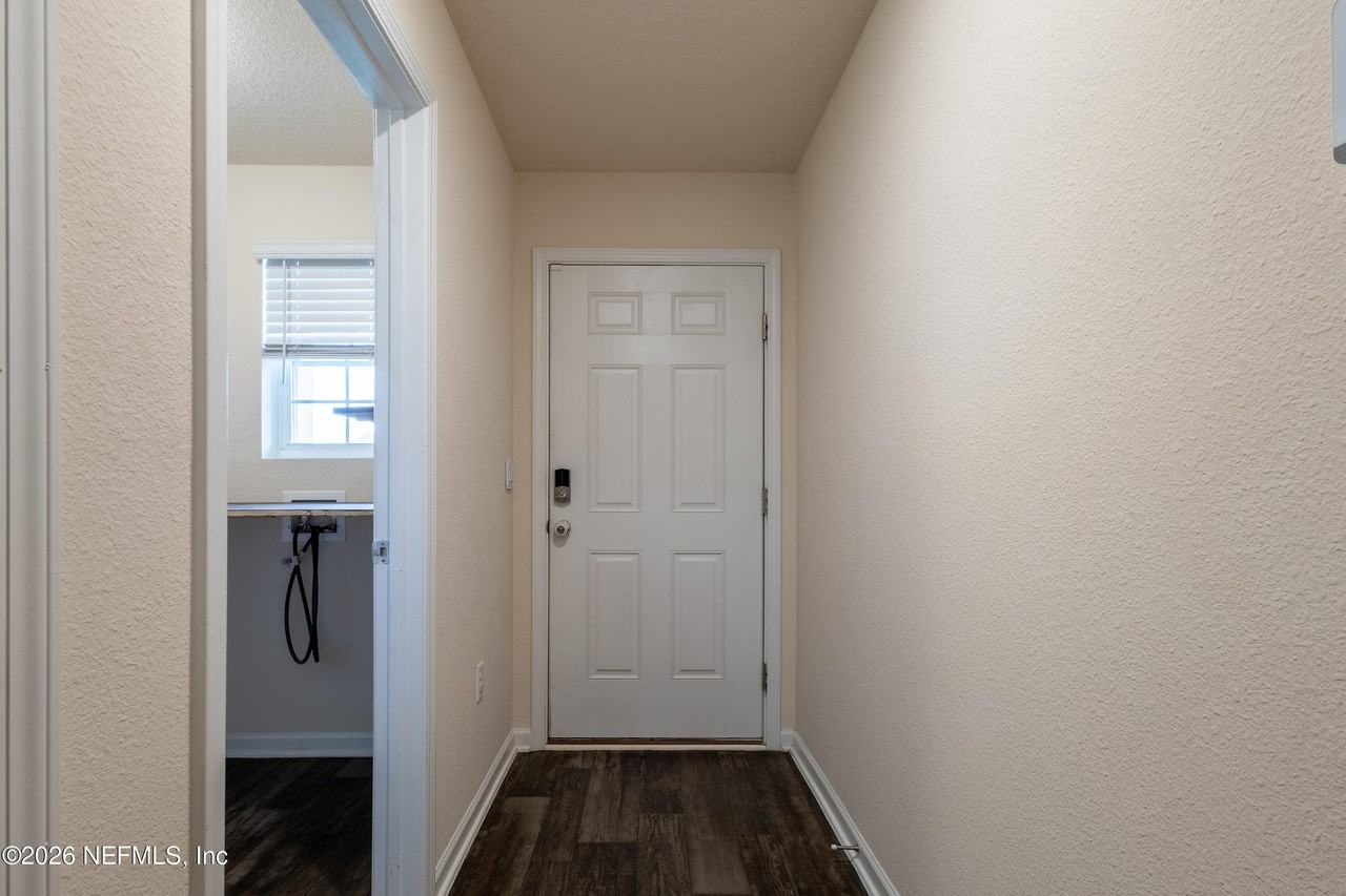2446 Oak Stream Dr - Photo 6 of 44