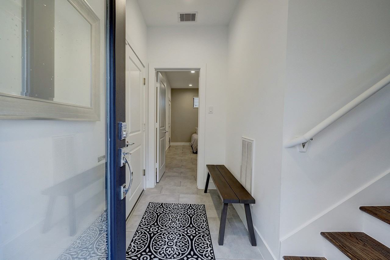 4214 Eli St - Photo 5 of 34