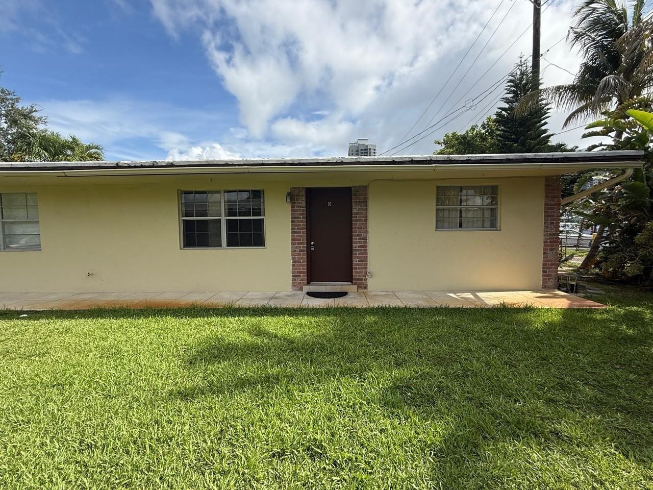 634 Sw 4th Ave - Photo 2 of 12