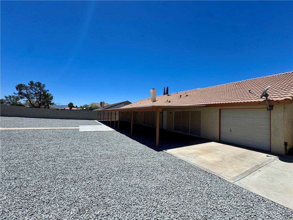 12789 Yorkshire Dr - Photo 2 of 28