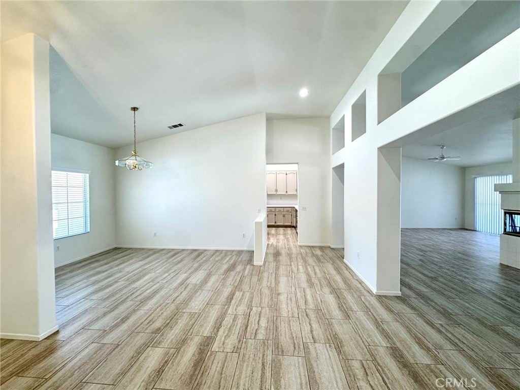 12789 Yorkshire Dr - Photo 4 of 28