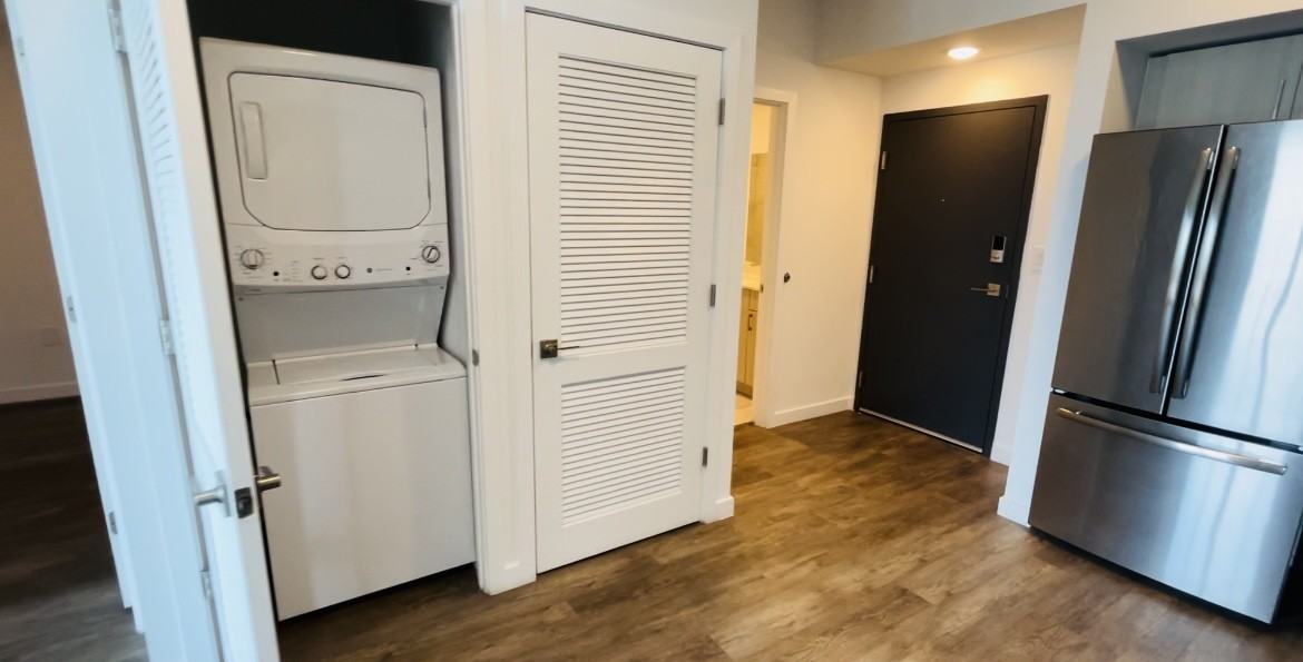 2439 Dewey St #709 - Photo 3 of 17
