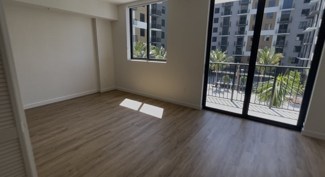 932 E 28th St #605 - Photo 6 of 19