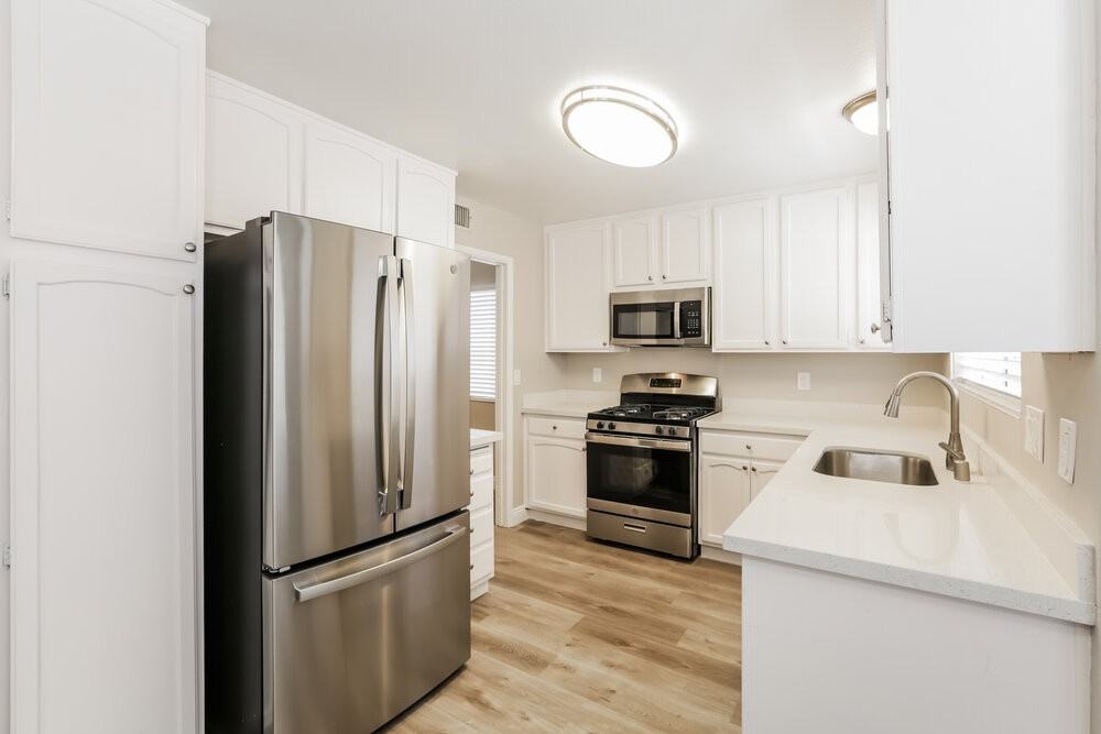 3145 Laurel Ave - Photo 5 of 16