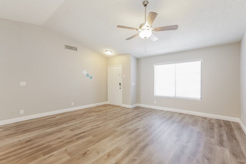 3145 Laurel Ave - Photo 6 of 16