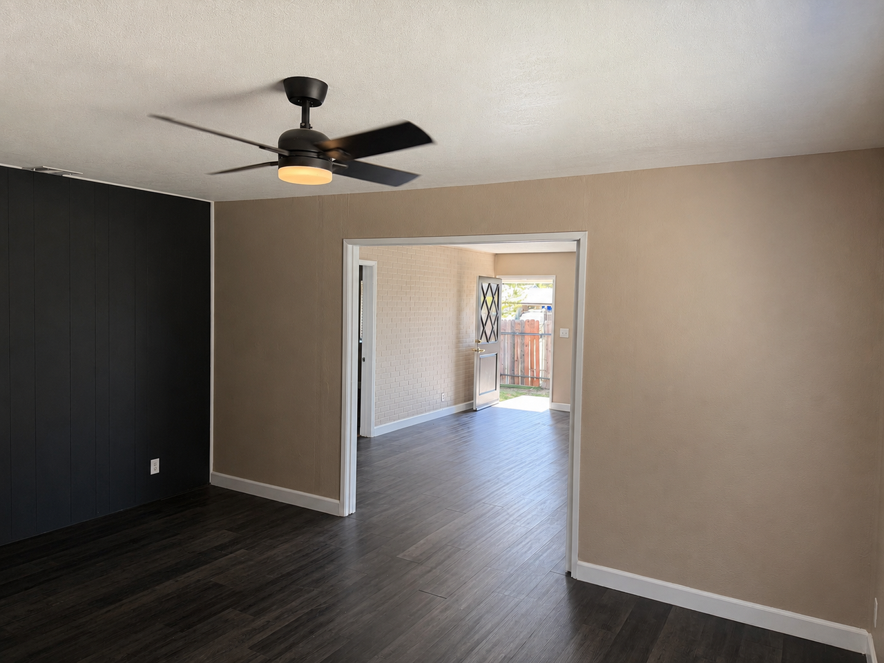 11203 Roswell Ave - Photo 3 of 19