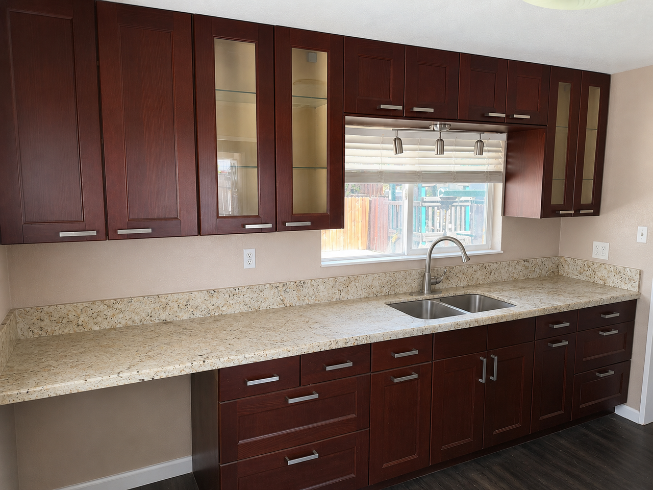 11203 Roswell Ave - Photo 5 of 19