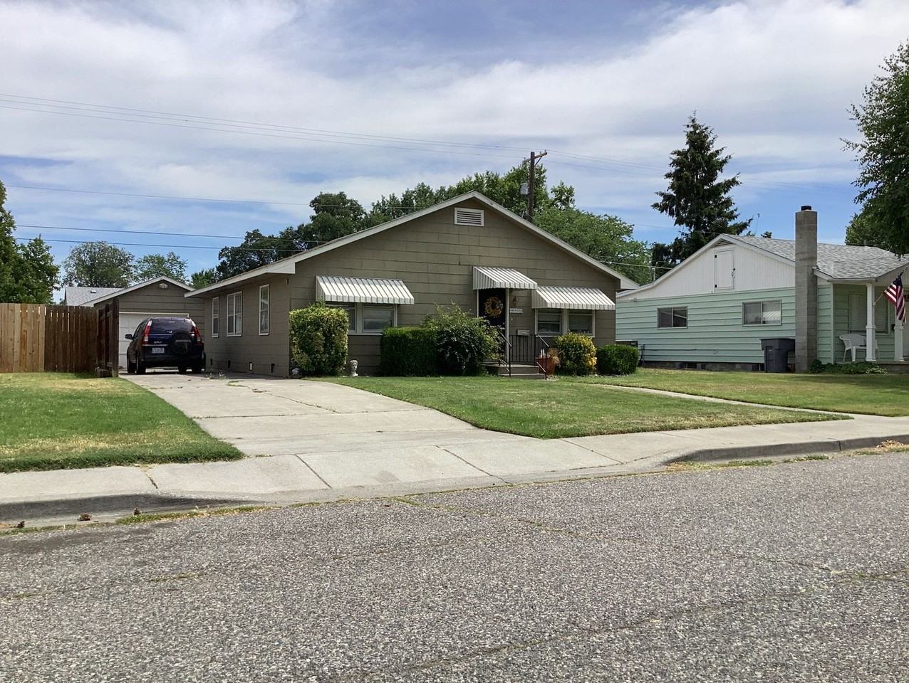 1210 Potter Ave - Photo 2 of 4