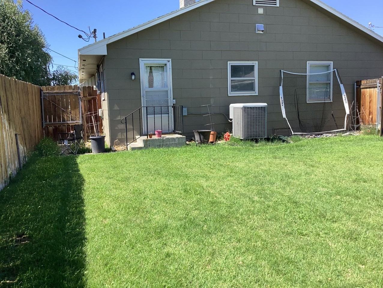 1210 Potter Ave - Photo 3 of 4