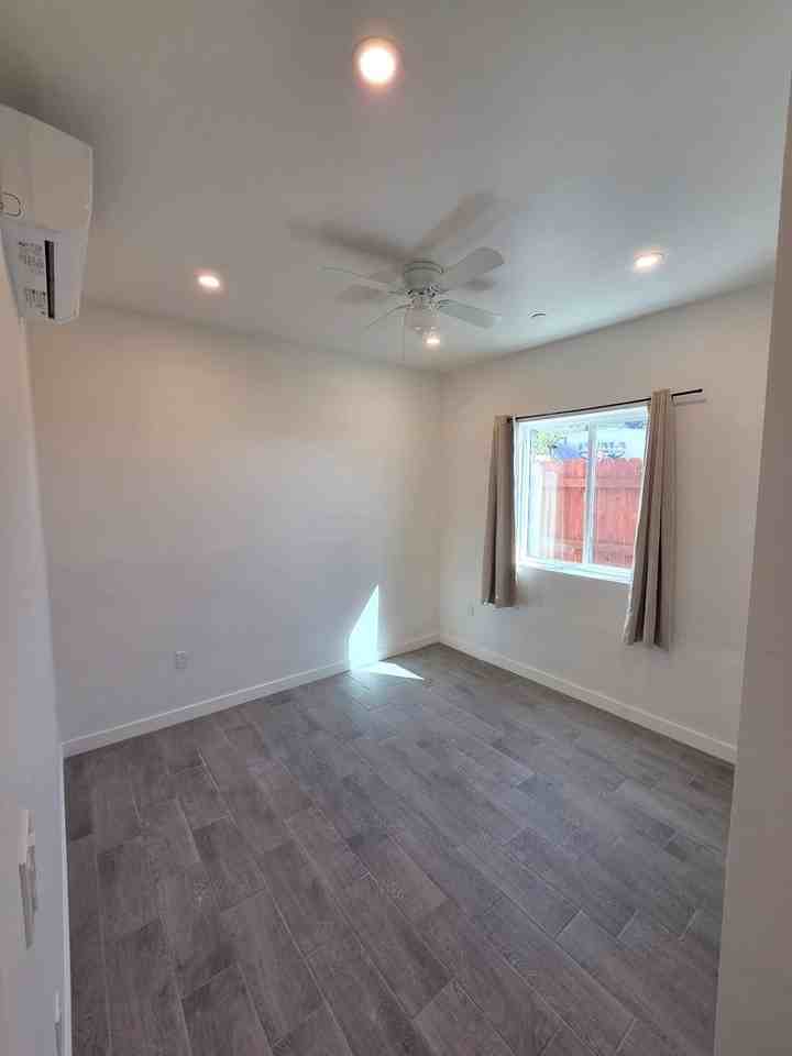 847 Winston Dr - Photo 4 of 35