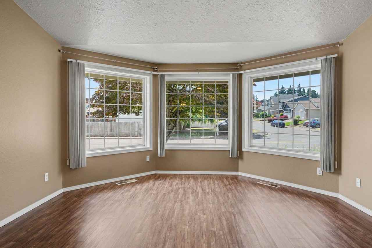 1075 Mildred Ln Se - Photo 6 of 44