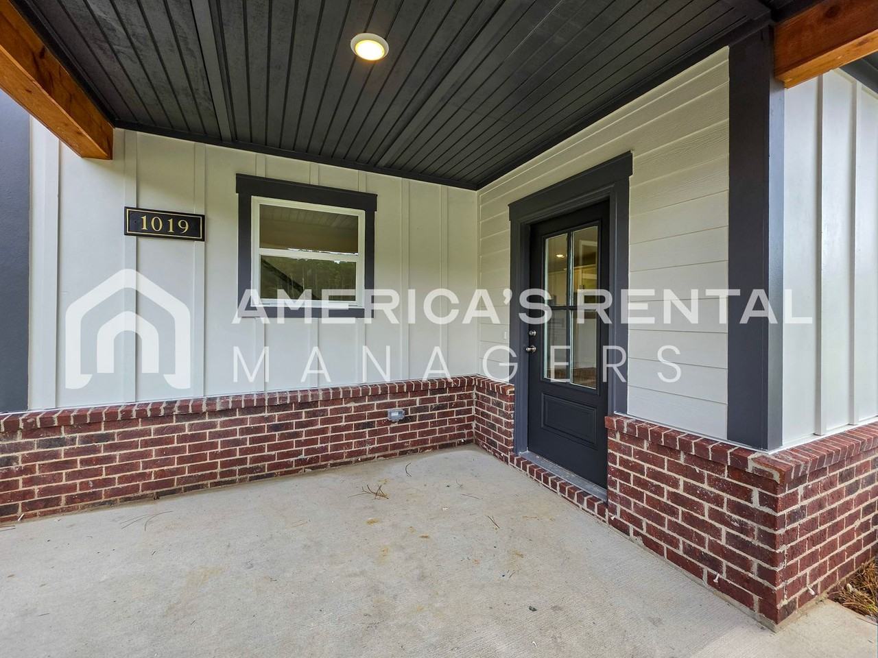 1019 Grand River Blvd - Photo 7 of 50