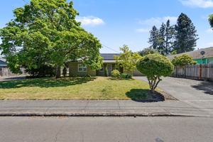 featured image of 3080 Park Ave Ne