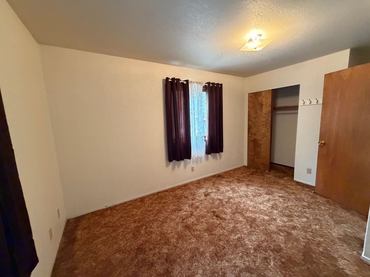 1247 Sierra Blvd - Photo 6 of 14