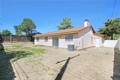 1142 W King St - Photo 4 of 4