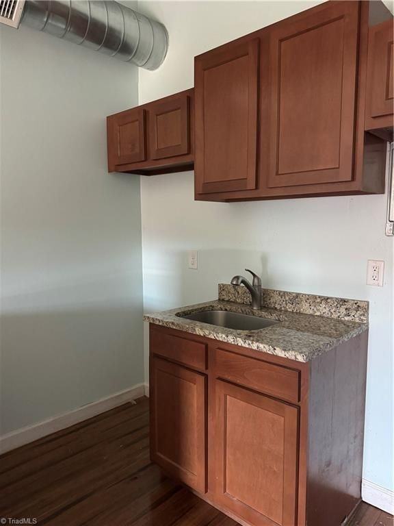 620 Washington St - Photo 2 of 12