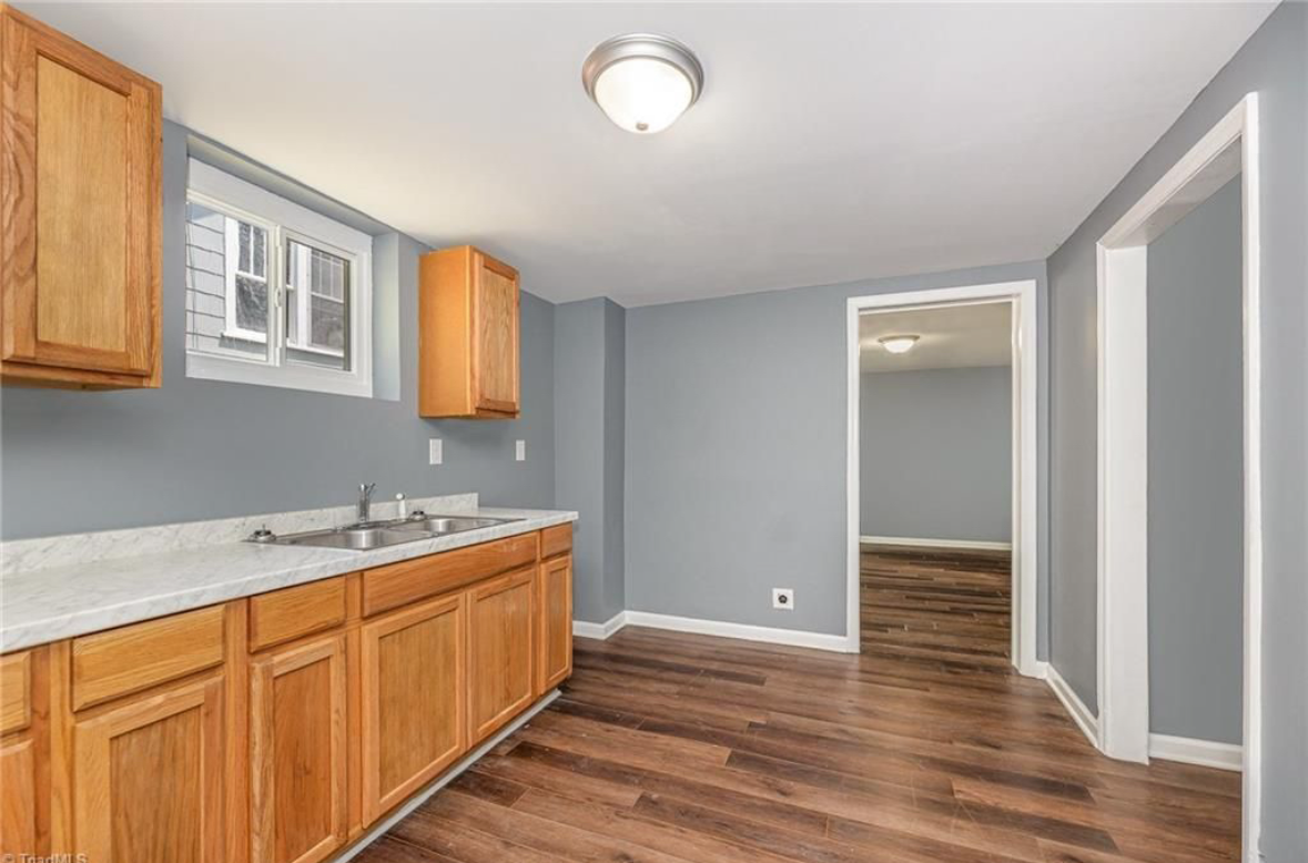 518 N Scales St - Photo 7 of 11