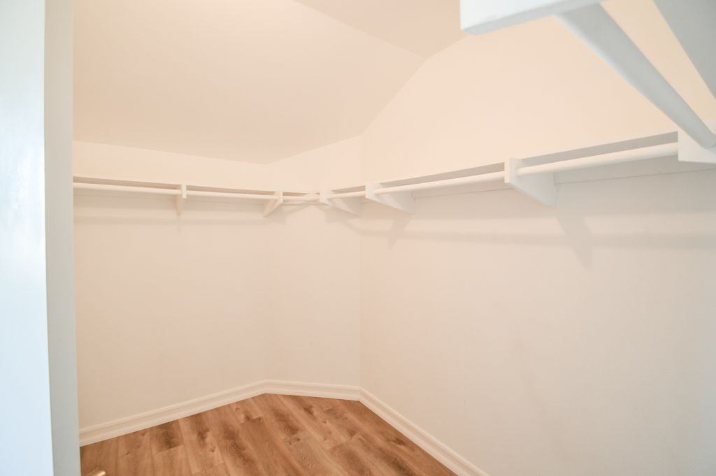 336 Travelodge Dr - Photo 4 of 12