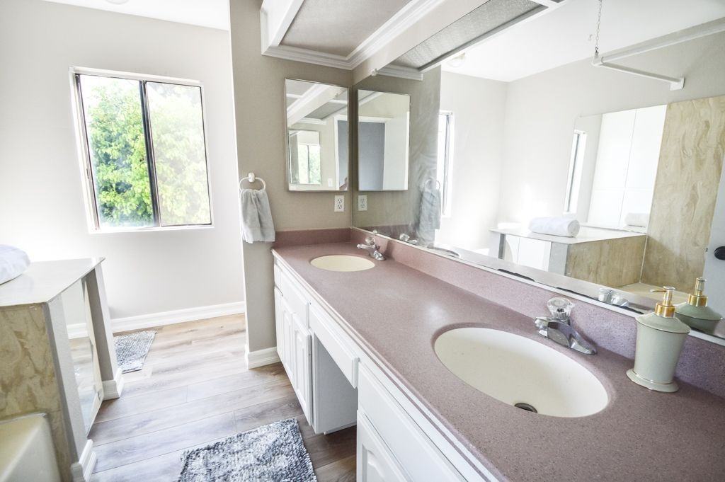 336 Travelodge Dr - Photo 5 of 12