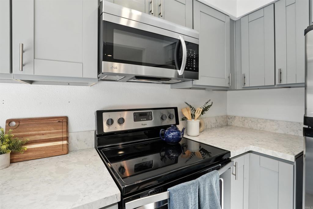 7974 Mission Center Ct - Photo 2 of 4