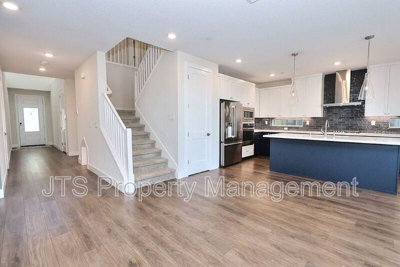 12086 Mircado Way - Photo 3 of 50