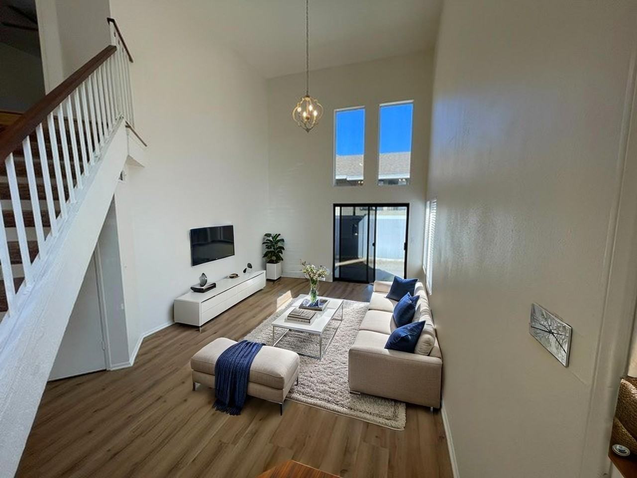 680 Woodcrest Dr #B - Photo 2 of 19