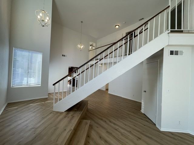 680 Woodcrest Dr #B - Photo 4 of 19