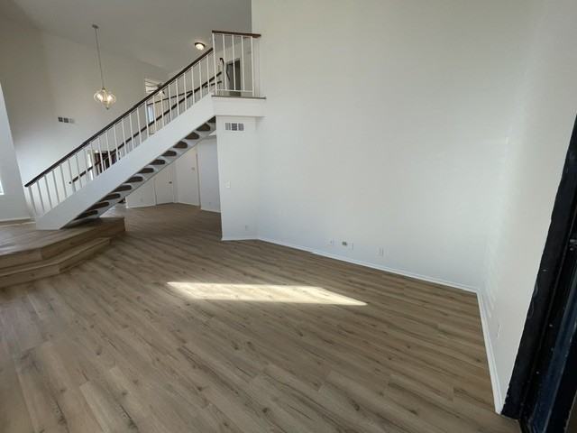 680 Woodcrest Dr #B - Photo 5 of 19