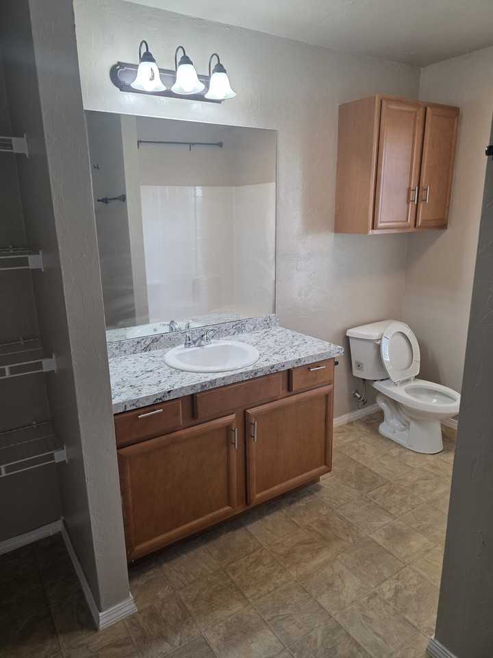 8029 Nw 74th St #NA - Photo 7 of 8