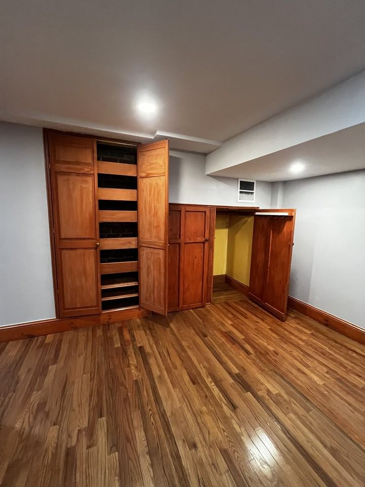1734 Lamont St Nw #B - Photo 5 of 8