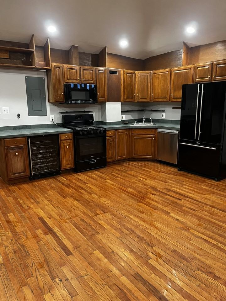 1734 Lamont St Nw #B - Photo 7 of 8