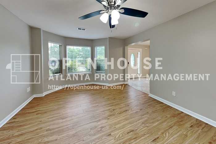 7005 Greenfield Ln - Photo 7 of 20