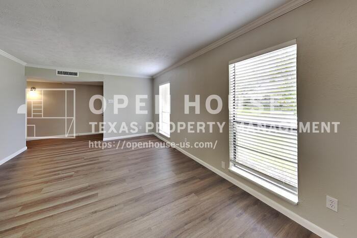 5028 Amhurst Ln - Photo 7 of 23