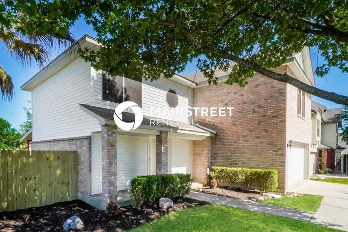 7330 Belmede Ct - Photo 4 of 17