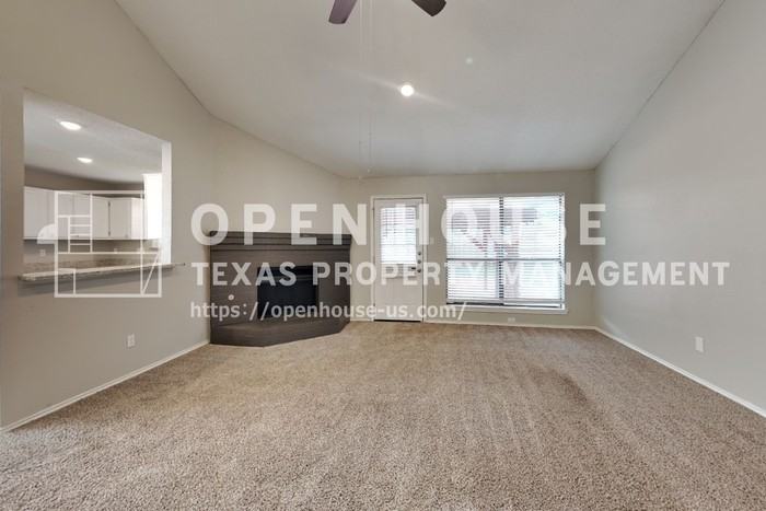 1313 Colony Ct - Photo 4 of 32