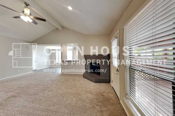 1313 Colony Ct - Photo 6 of 32