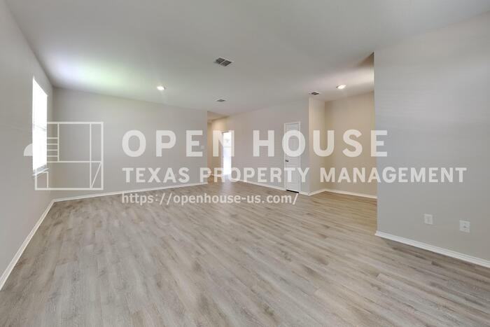 2021 Hickory Dr - Photo 4 of 20