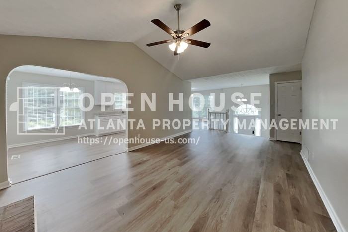 170 Sterling Dr - Photo 4 of 32