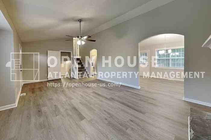 6161 Longwood Chase - Photo 5 of 20