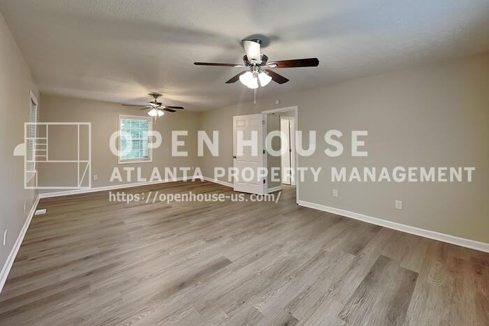 6161 Longwood Chase - Photo 6 of 20